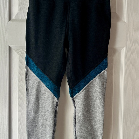 Beyond Yoga Spacedye Tri-Panel High Waisted Midi Leggings in Grey & Blue - Picture 8 of 8